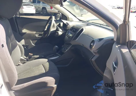 2015 Chevrolet Sonic Lt Auto z USA, uszkodzony, nr VIN 1G1JC6SH0F4175585